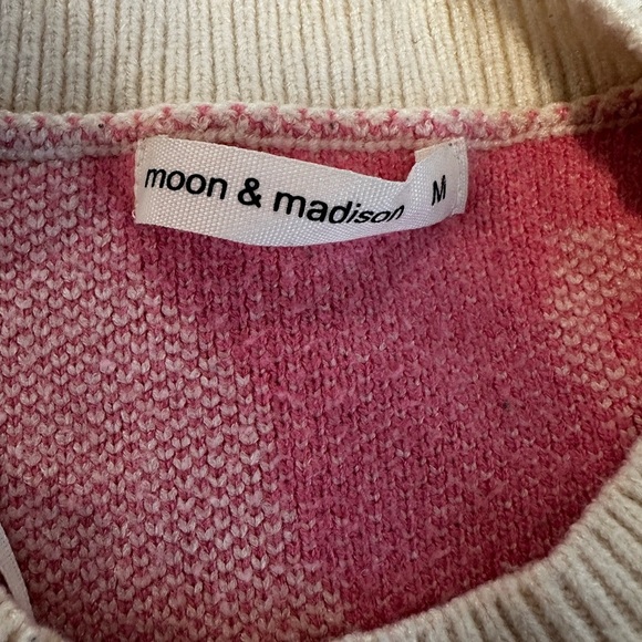 Moon & Madison Sz:M Cropped Pink Smiley Face Crew Neck Oversized Sweater. - Picture 6 of 13